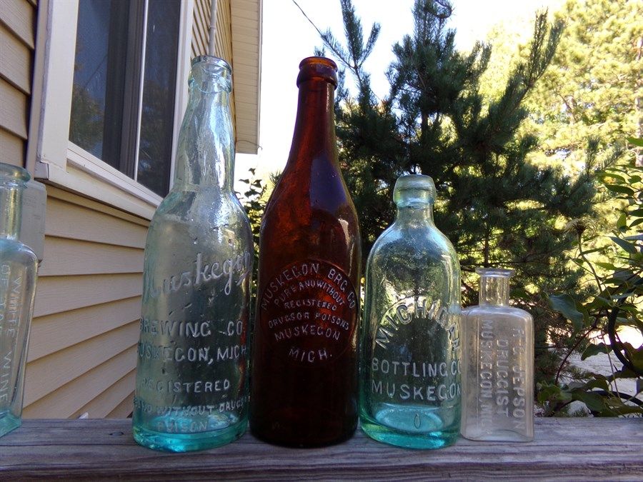 Battle Creek bottles 006.JPG