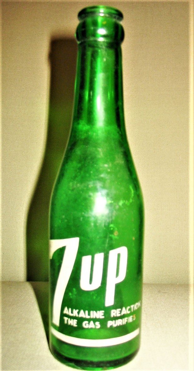 7up Alkaline Bottle 1935 (1).jpg