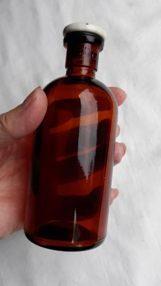 amber bottle 1.jpg