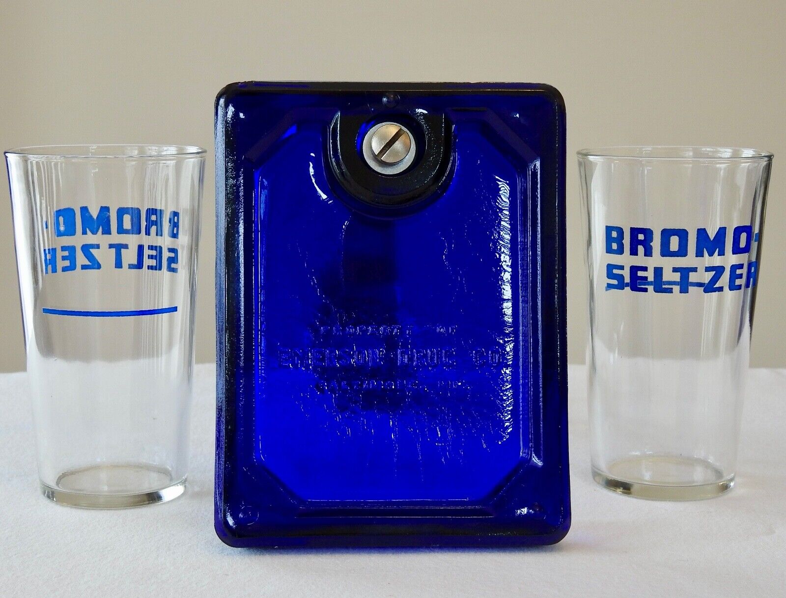 Bromo_Dispenser_Base&Glasses copy.jpg