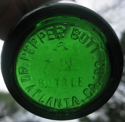 7up Base embossing on wonkapete's earliest acl bottle - From forum April 4, 2009 (400x389).jpg