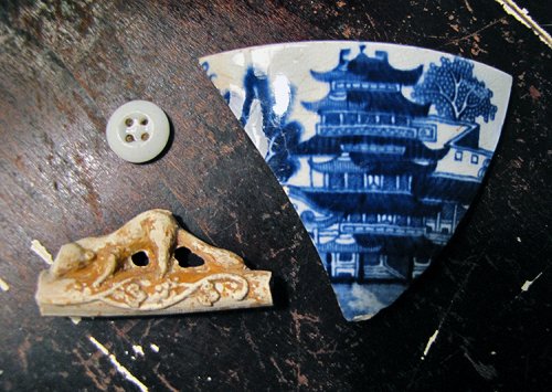 Fox pipe and pagoda plate.jpg