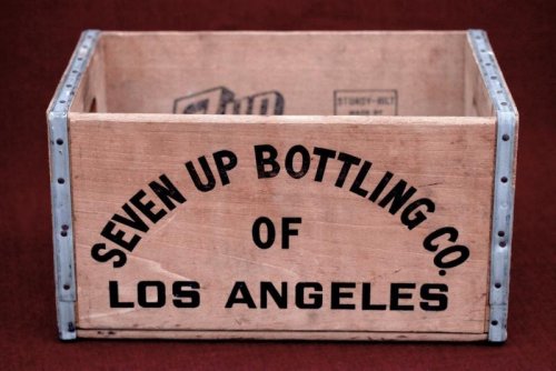 7up Crate Sturdy Bilt Los Angeles 1969 (1).jpg