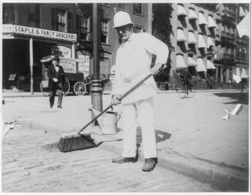 New_York_City)-_Street_sweeper_and_broom_LCCN2005680939.jpg