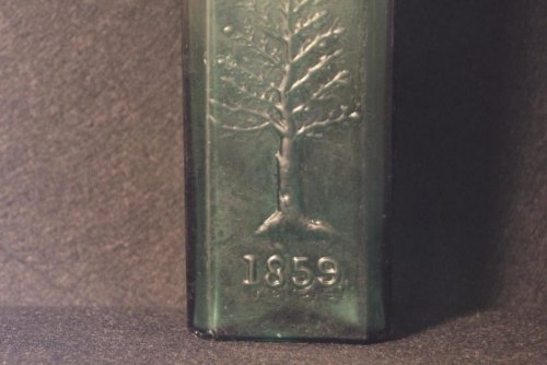 L.Q.C. Wishart's Pine Tree Tar Cordial green 9 1-2 in. b.jpg