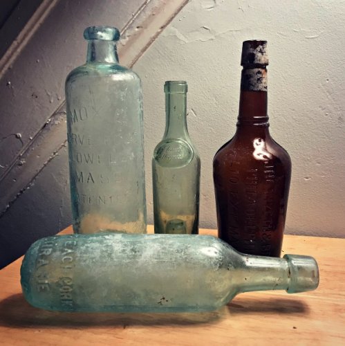 Bottle group Wyeth Moxie Cantrell Plagniol.jpg