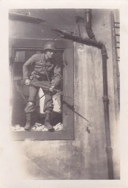Dad_WW2_1945_s.jpg