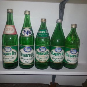 Various screwcap variants including some hard to find 26oz bottles.