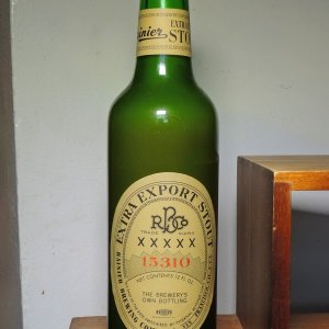 1940 Rainier Extra Export Stout Beer Bottle (8)