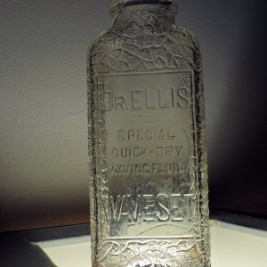 1930's Dr. Ellis Waveset Bottle (10)