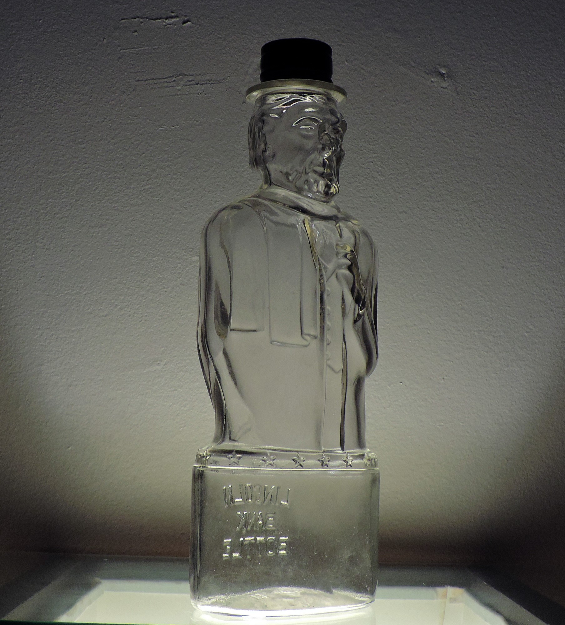 16 Ounce Lincoln Bank Bottle (Photo 2)
