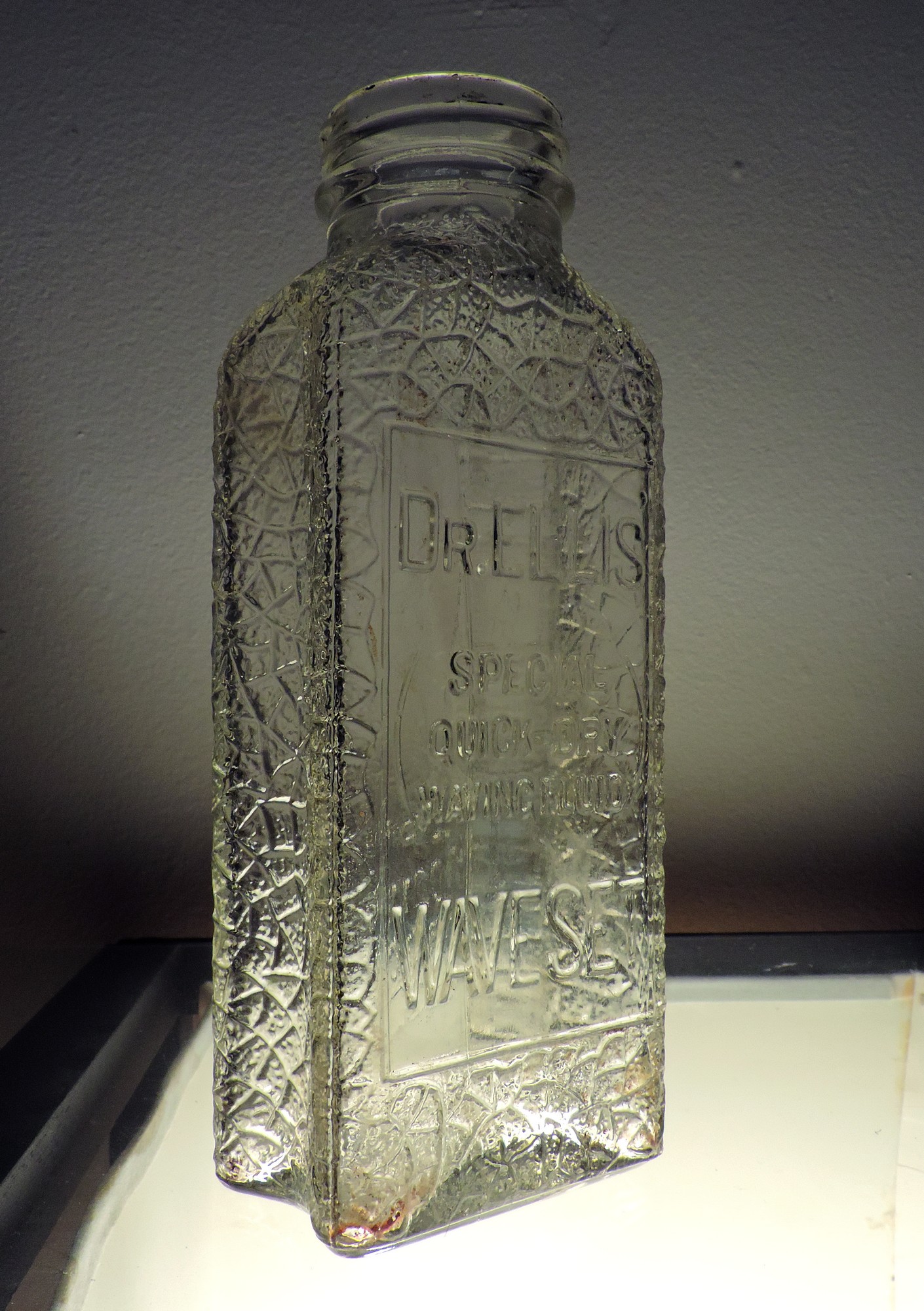 1930's Dr. Ellis Waveset Bottle (5)