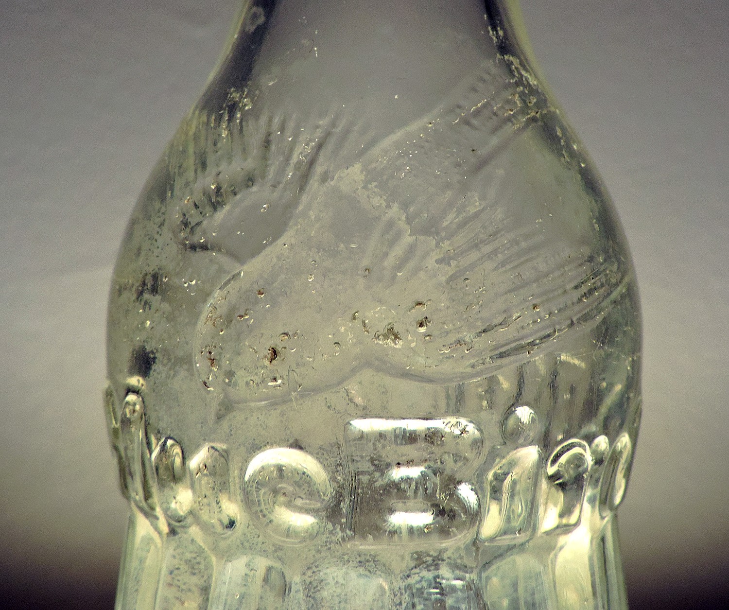 1935 Blue Bird Soda Bottle (Photo 4)