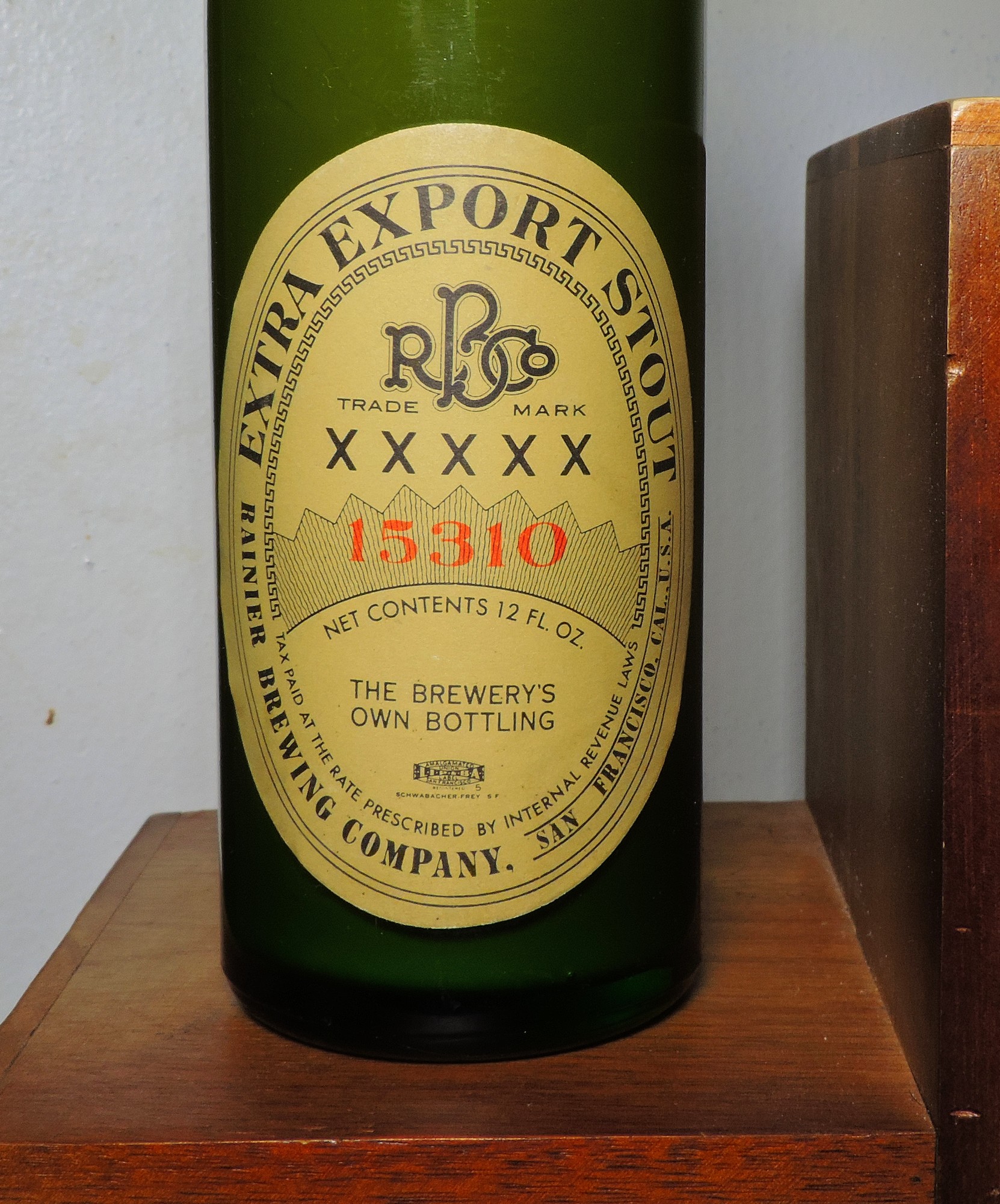 1940 Rainier Extra Export Stout Beer Bottle (7)