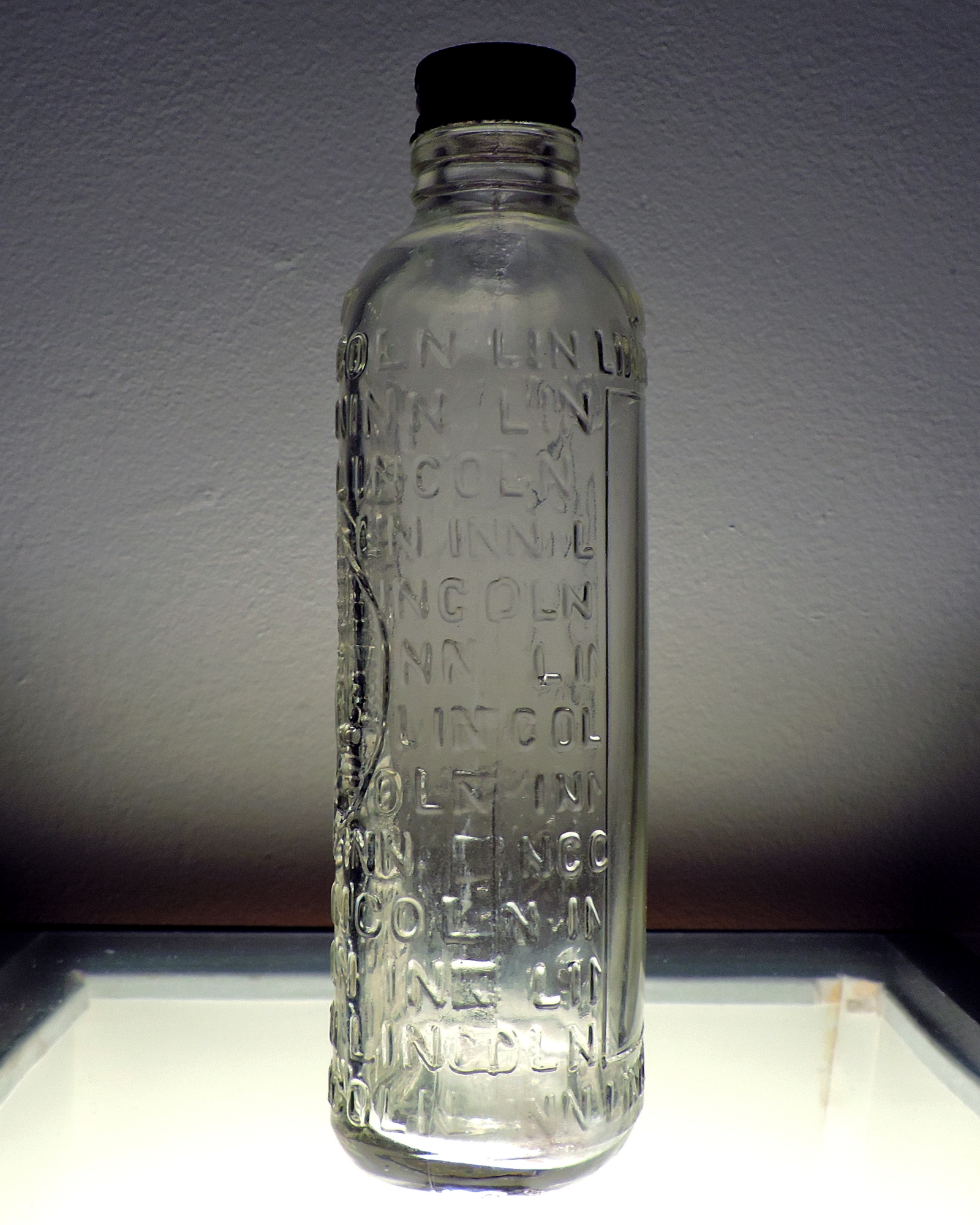 Lincoln Inn Whiskey Bottle (1)