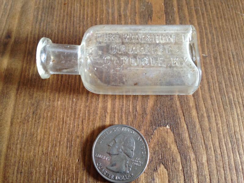 Small Trueman & Howell Druggist bottle Carlisle KY