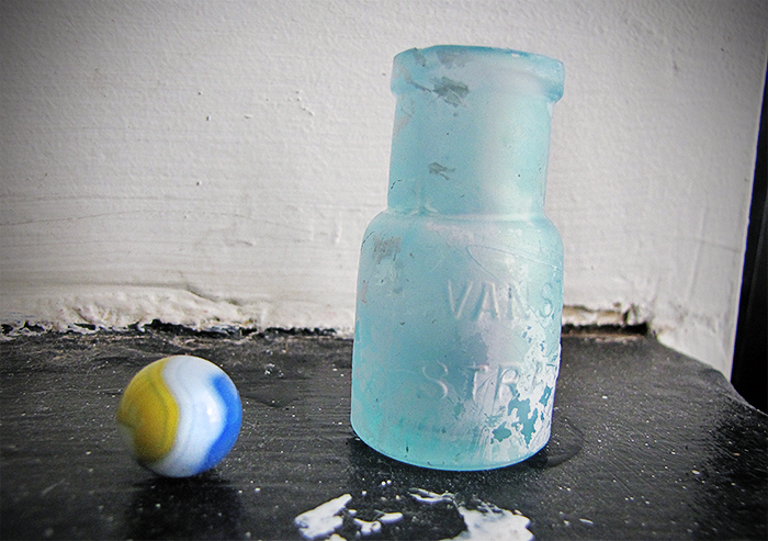 Van Stan's Stratena mini bottle and marble .